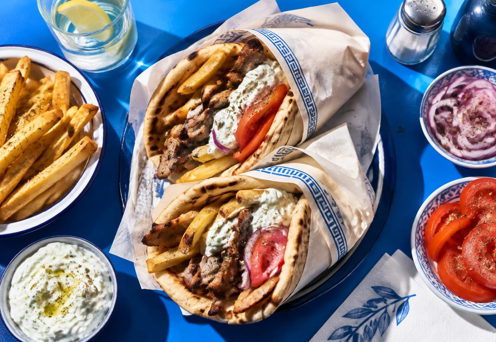 Pita gyros met patat en tzatziki